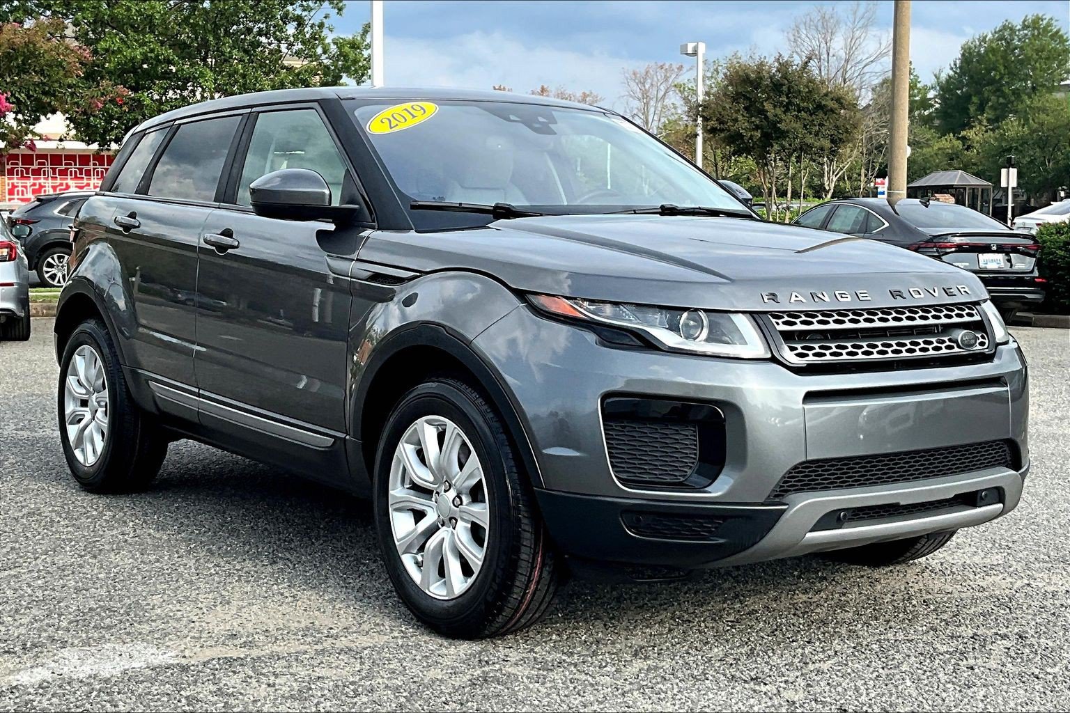 Used 2019 Land Rover Range Rover Evoque SE AWD/4WD image 11