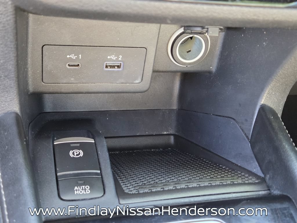 Used 2023 Nissan Kicks SR w/ SR Premium Package FWD image 25