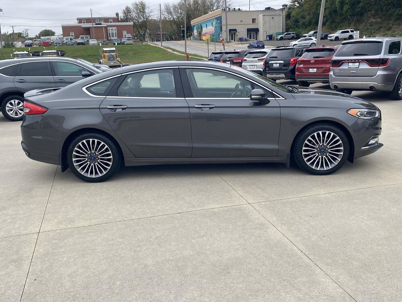 Used 2017 Ford Fusion Titanium AWD/4WD image 5