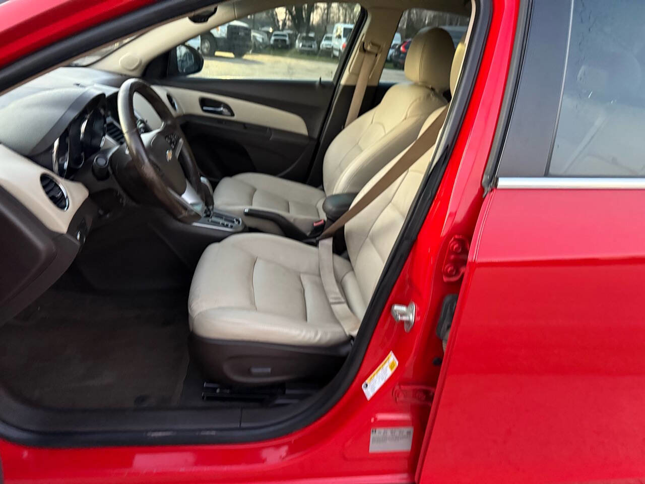 Used 2014 Chevrolet Cruze Diesel image 13