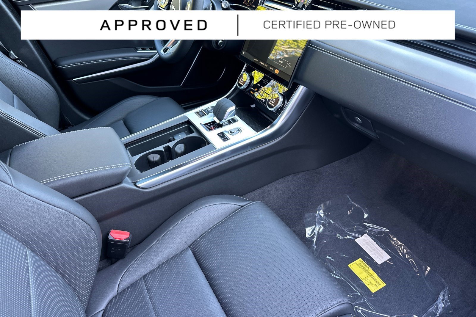 Used 2024 Jaguar XF R-Dynamic SE AWD/4WD image 28