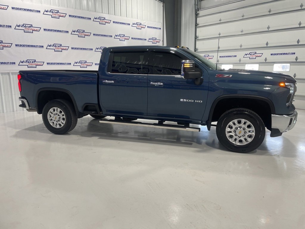 Used 2025 Chevrolet Silverado 2500 LTZ w/ LTZ Plus Package image 10