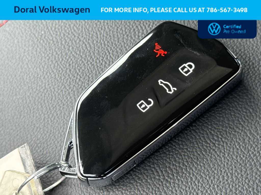 Certified 2025 Volkswagen GTI SE image 28