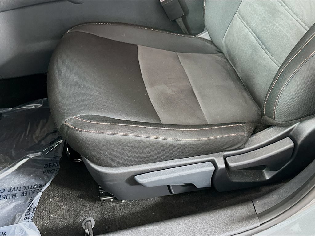 Certified 2025 Nissan Sentra SR FWD image 27