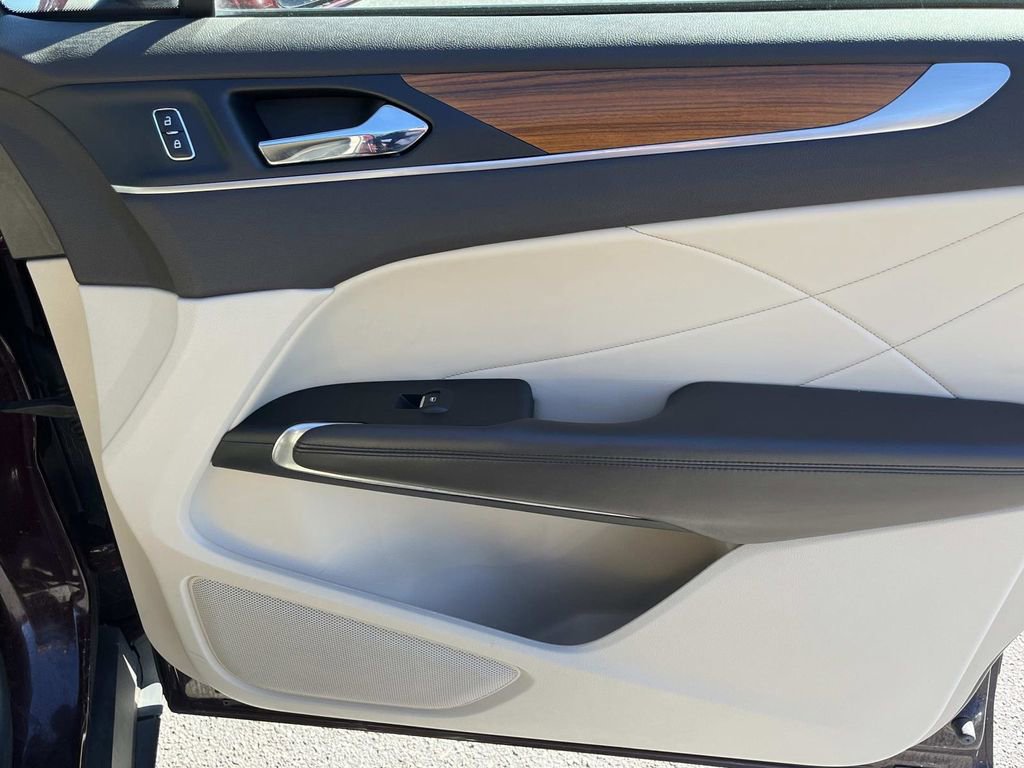 Used 2019 Lincoln MKC Select w/ Select Plus Package image 21