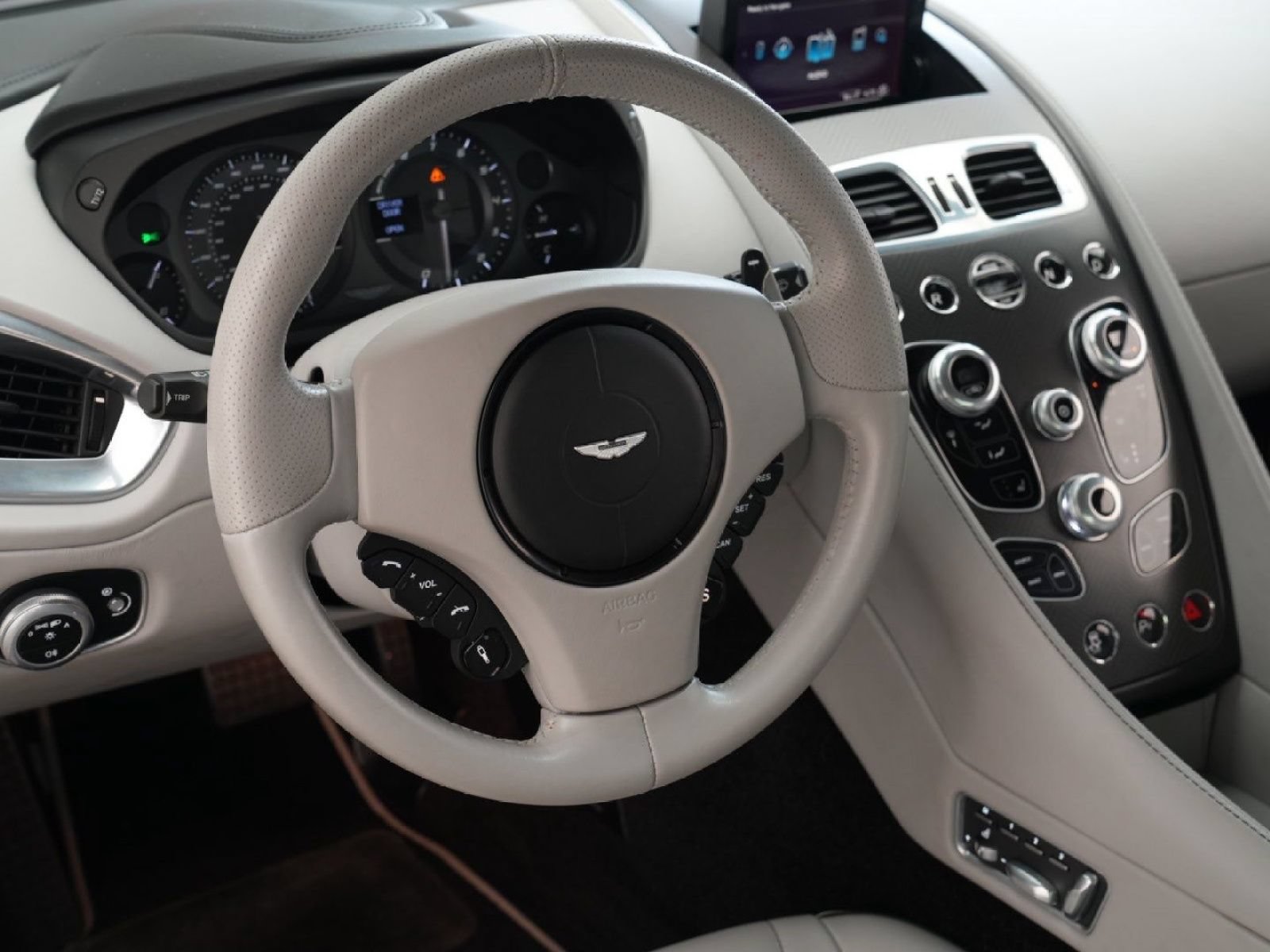 Used 2016 Aston Martin Vanquish Coupe RWD image 15