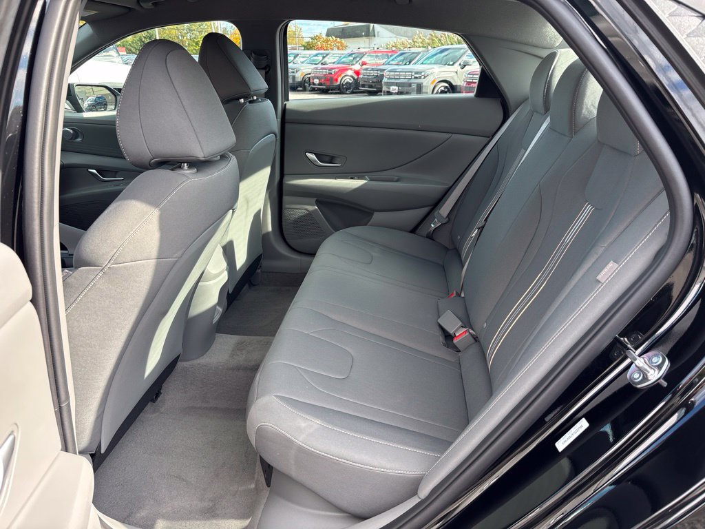 New 2026 Hyundai Elantra Hybrid FWD image 14