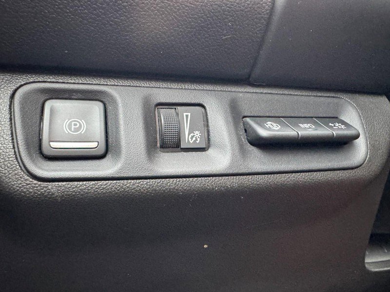Used 2021 GMC Acadia Denali w/ Denali Technology Package FWD image 22