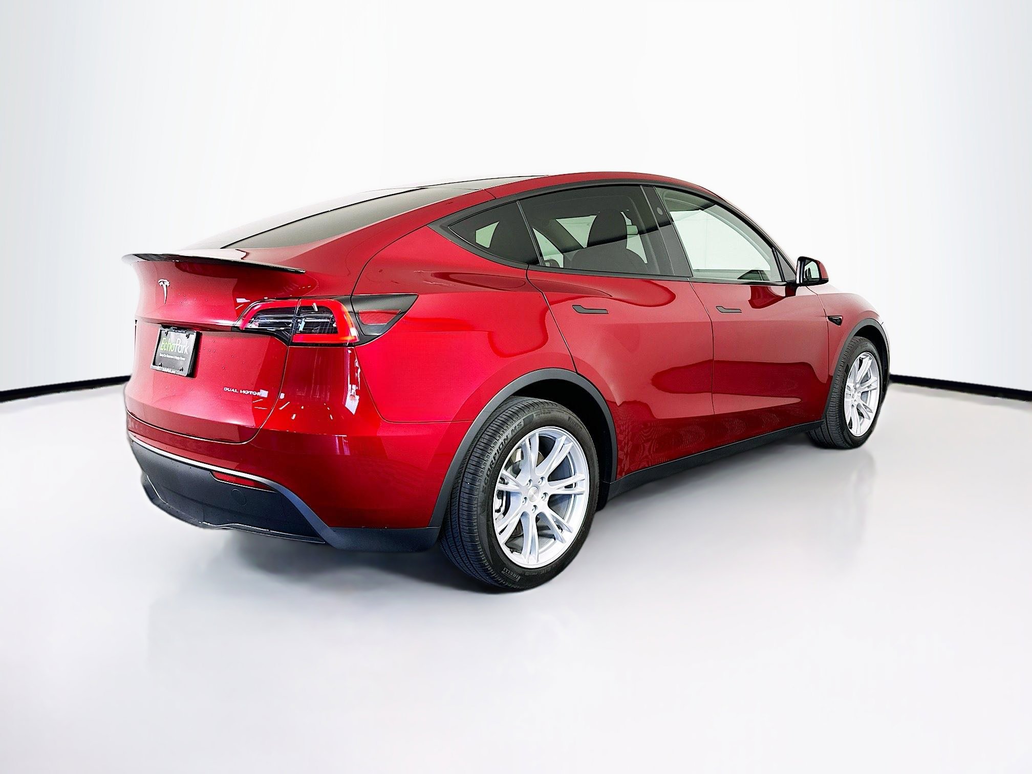 Used 2024 Tesla Model Y Long Range image 9