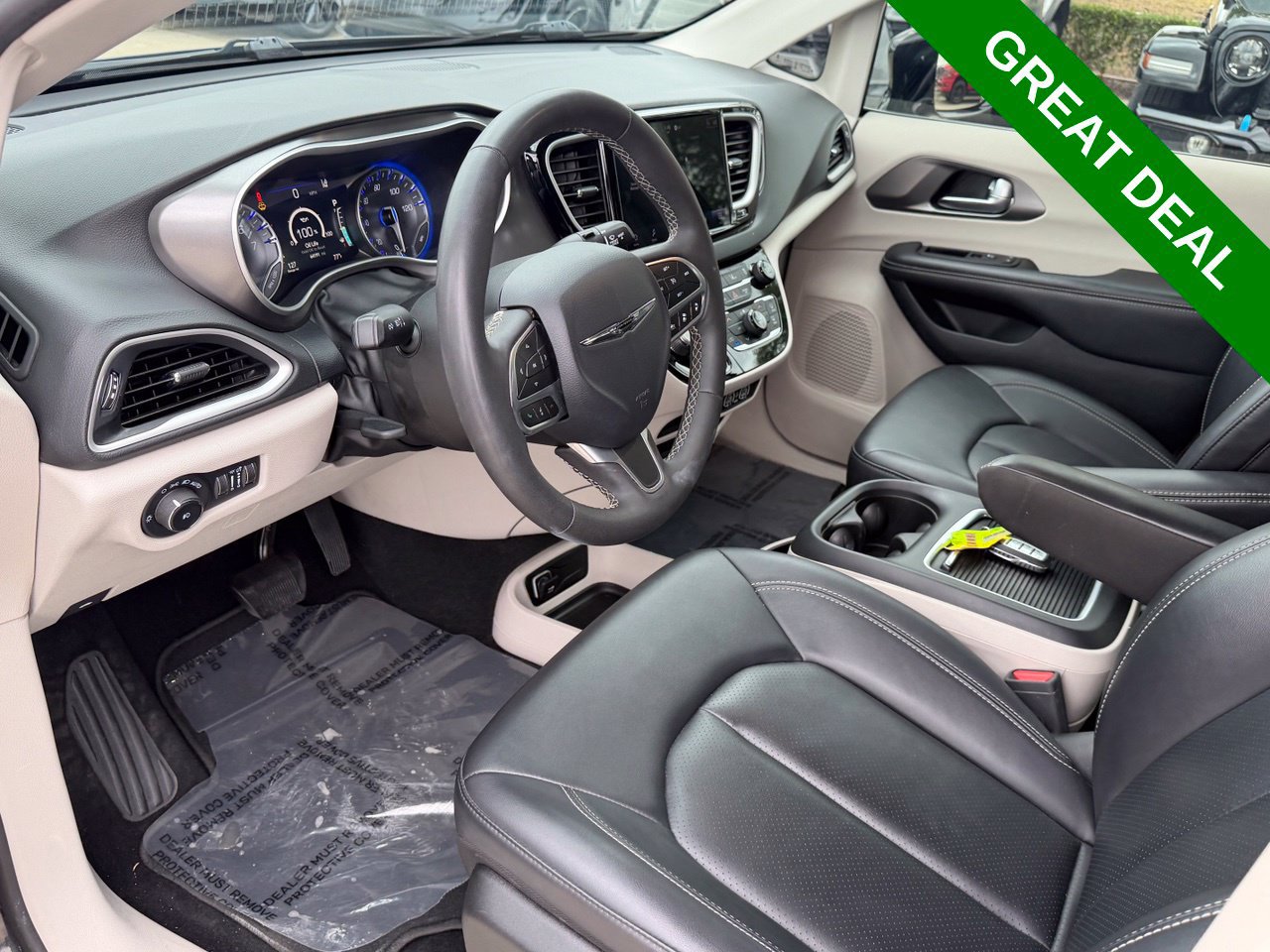 Used 2024 Chrysler Pacifica Touring-L FWD image 18
