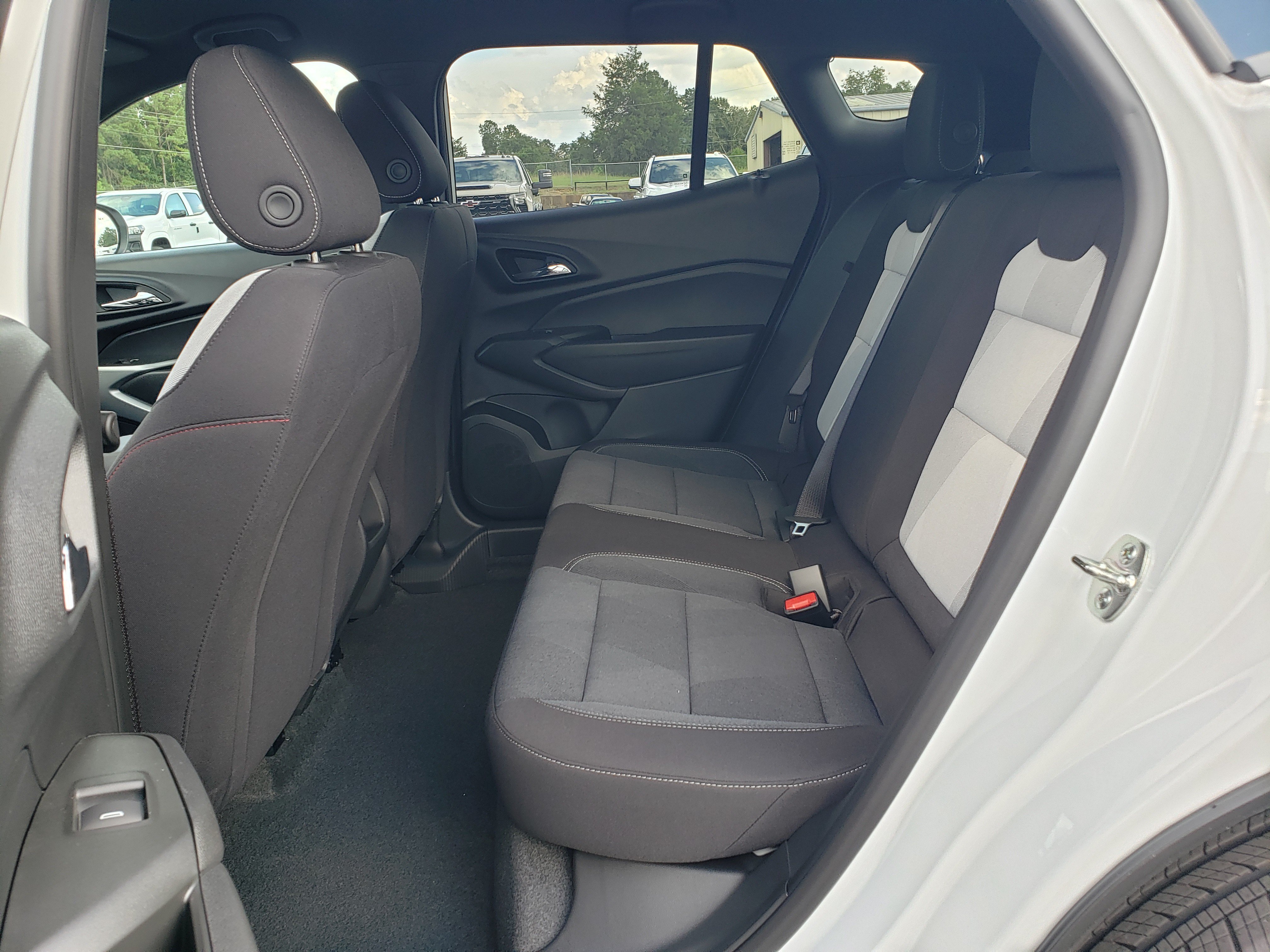 New 2026 Chevrolet Trax RS w/ Driver Confidence Package FWD image 31