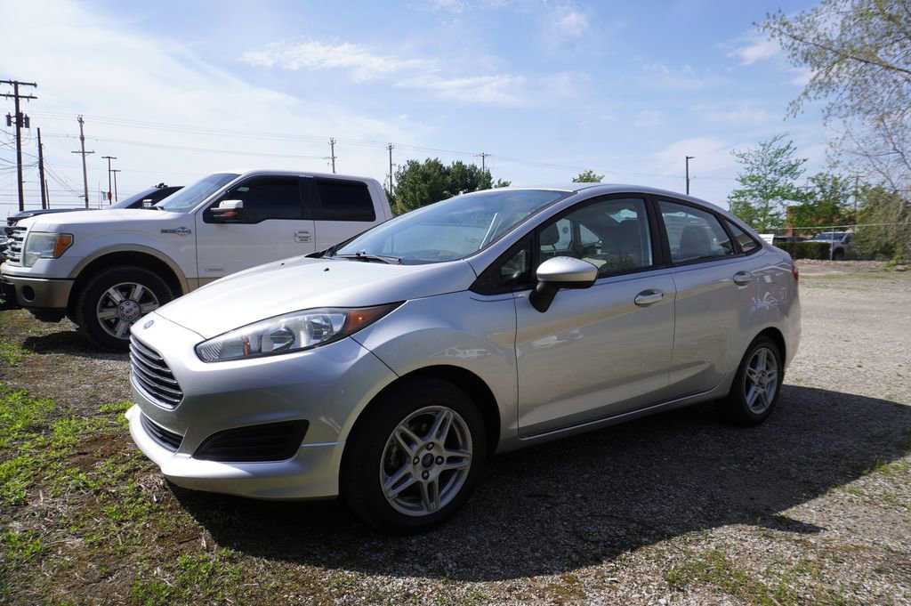 Used 2017 Ford Fiesta SE FWD image 1