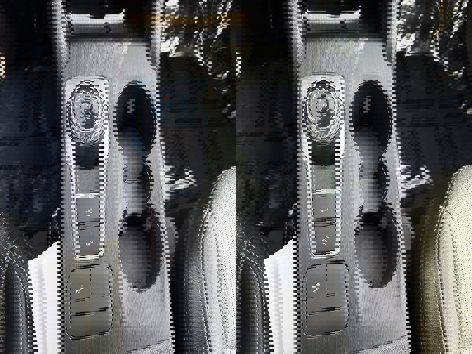 Used 2022 Ford Escape SEL w/ Technology Package image 18