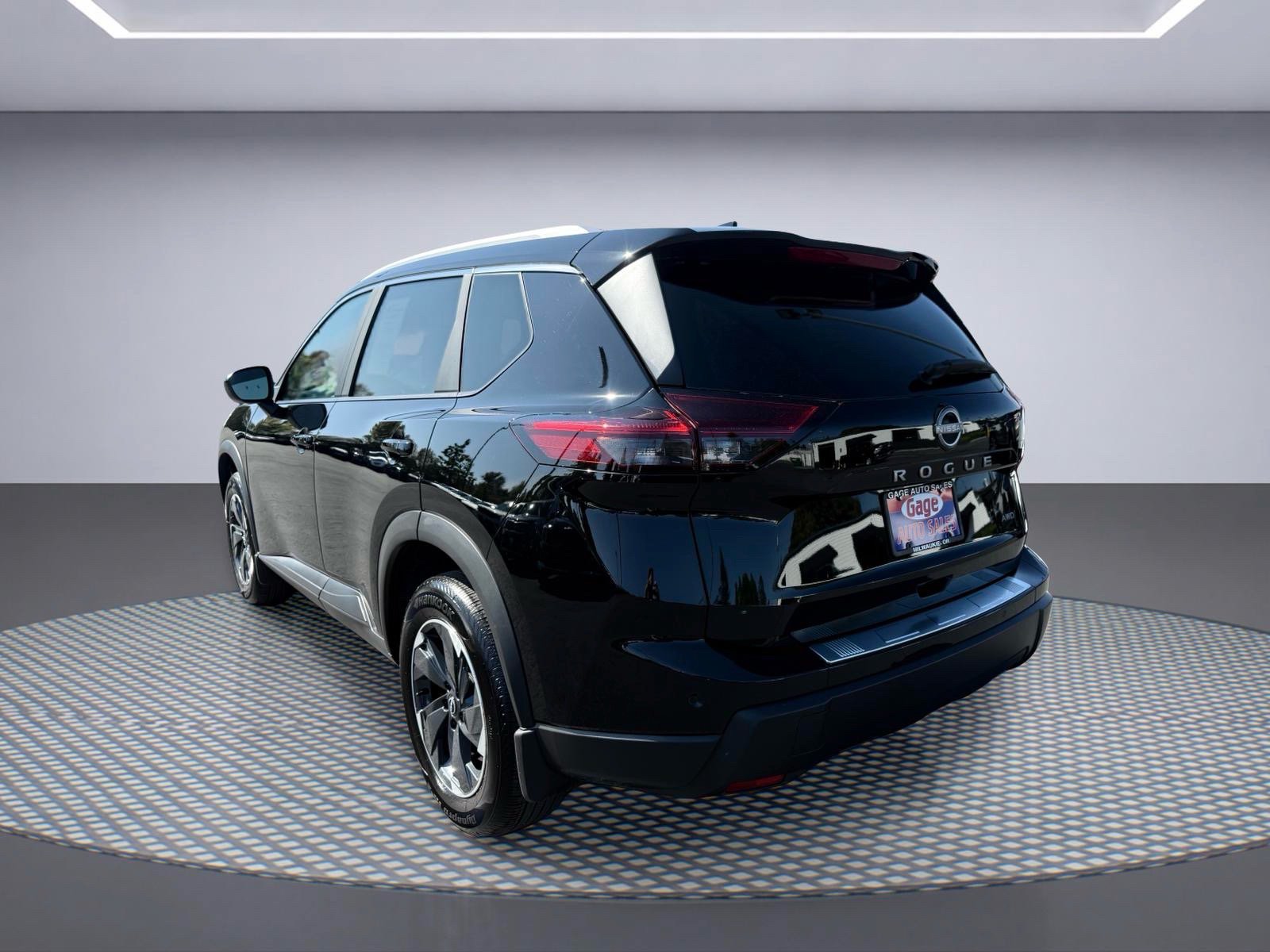 Used 2026 Nissan Rogue SV w/ SV Premium Package AWD/4WD image 4
