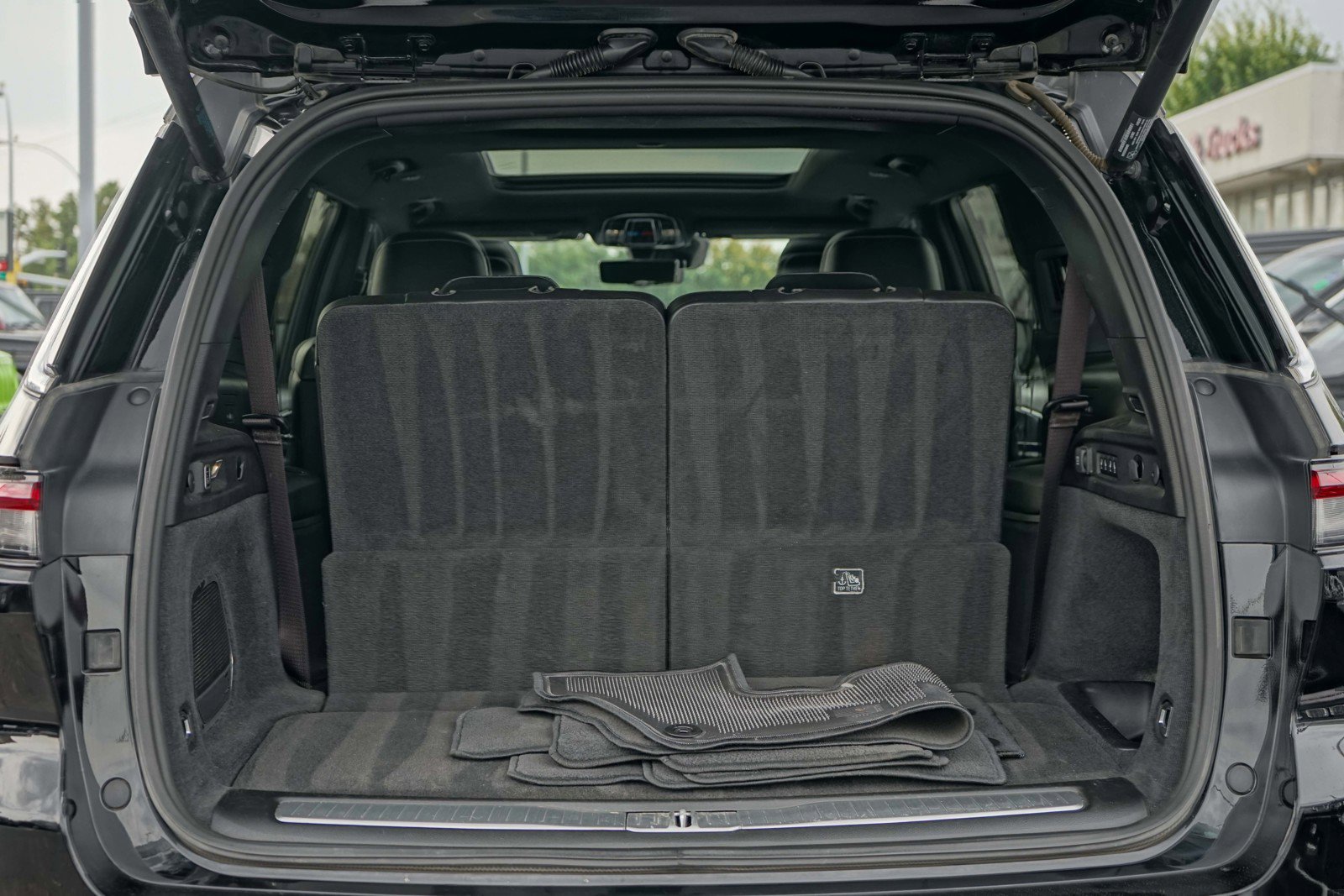 Used 2022 Jeep Grand Cherokee L Overland w/ Luxury Tech Group IV image 9