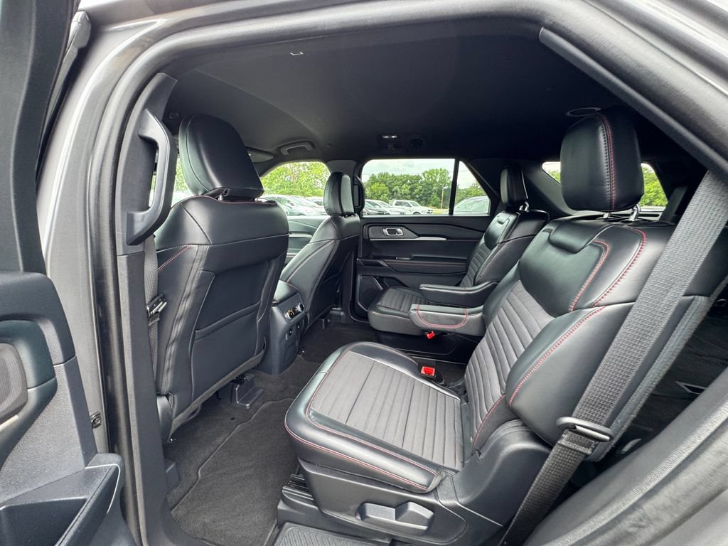 Used 2025 Ford Explorer ST-Line AWD/4WD image 36