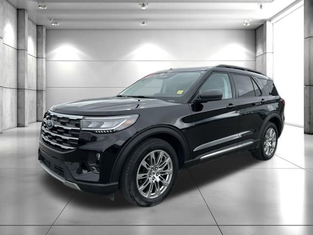 Used 2025 Ford Explorer Active w/ Active Comfort Package AWD/4WD image 3