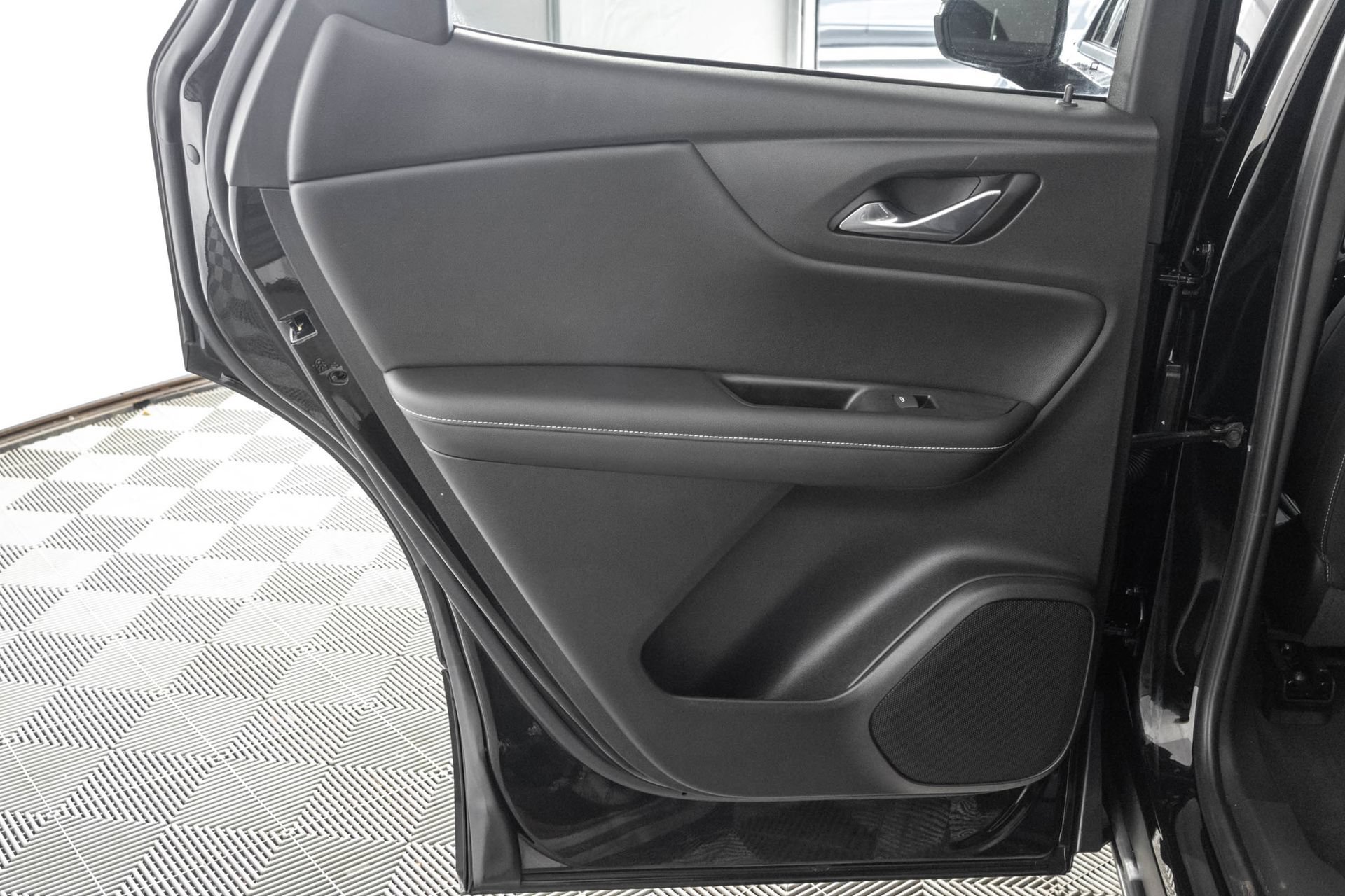 Certified 2023 Chevrolet Blazer LT w/ Sound & Technology Package FWD image 40