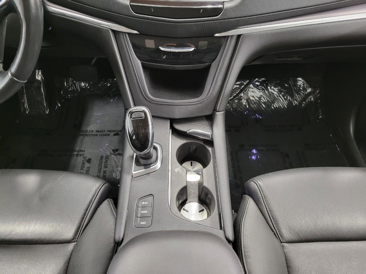 Used 2019 Cadillac XT5 Luxury w/ LPO, Black Ice Package image 17