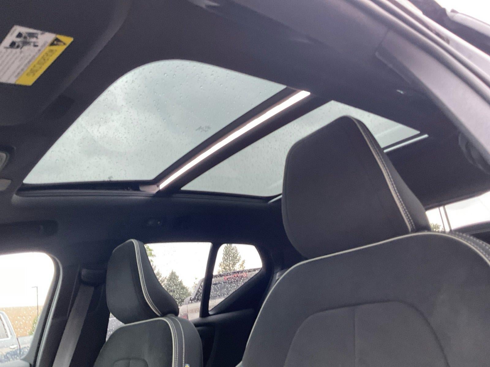 Used 2021 Volvo XC40 T5 R-Design AWD/4WD image 20