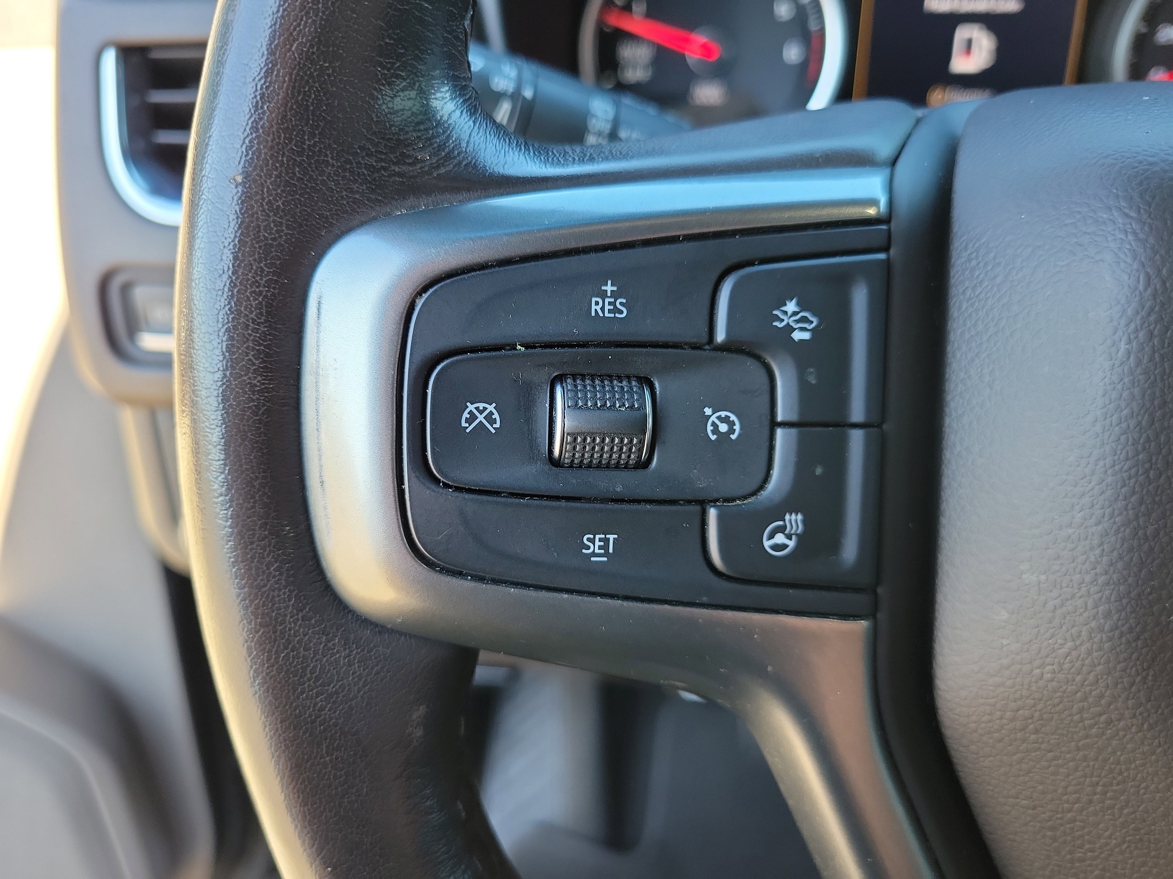 Used 2021 Chevrolet Tahoe Z71 w/ Z71 Off-Road Package image 30