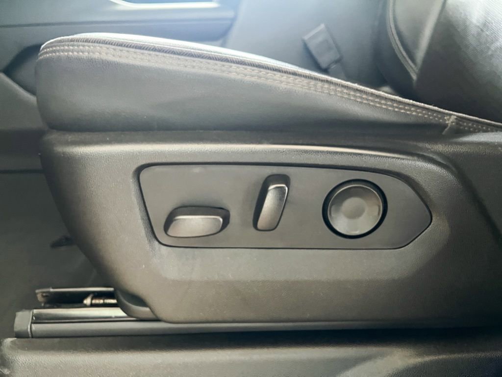 Used 2021 Chevrolet Suburban High Country w/ Premium Package image 14