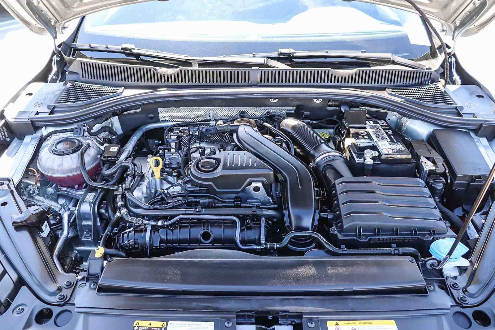 Certified 2022 Volkswagen Jetta SE image 28