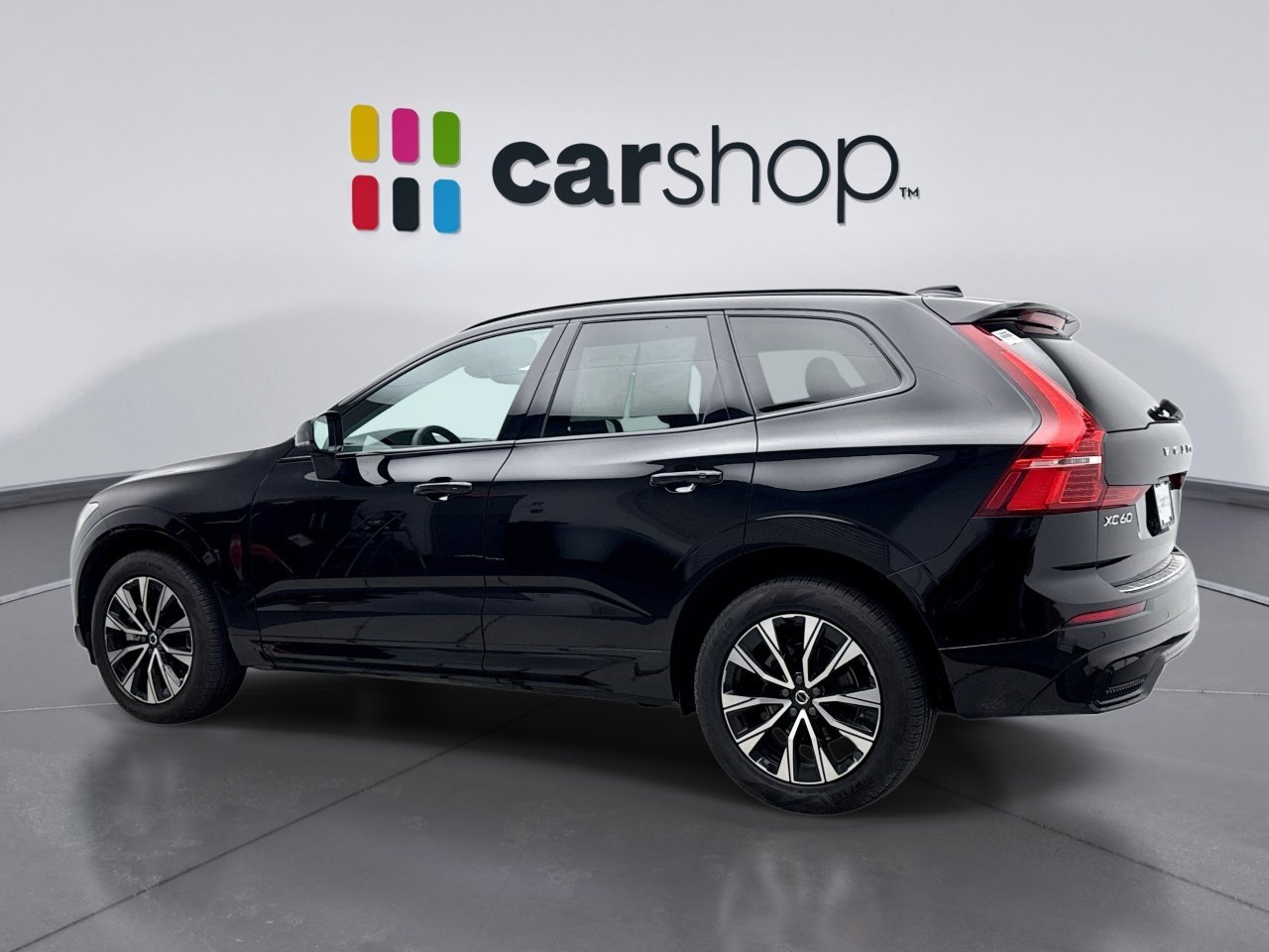 Used 2025 Volvo XC60 B5 Core image 3