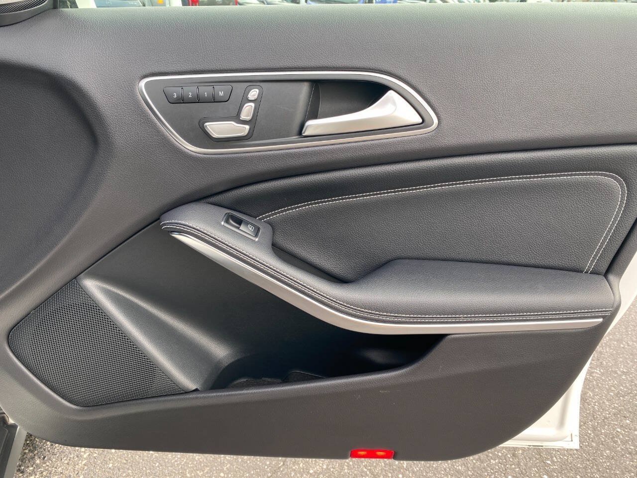 Used 2020 Mercedes-Benz GLA 250 4MATIC image 32