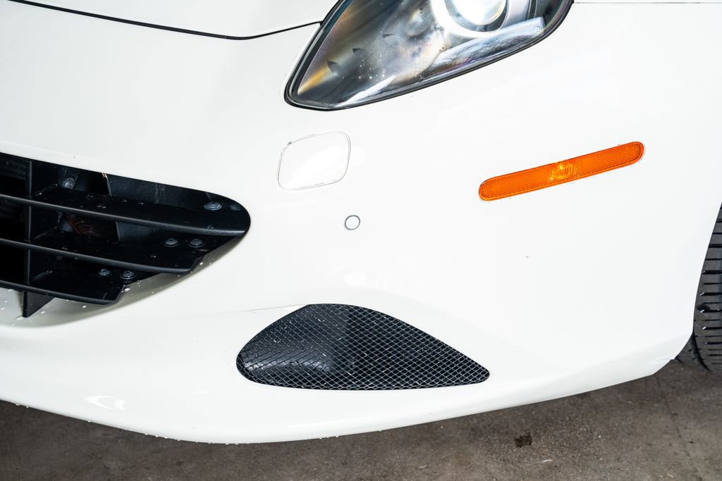 Used 2016 Ferrari California T image 16