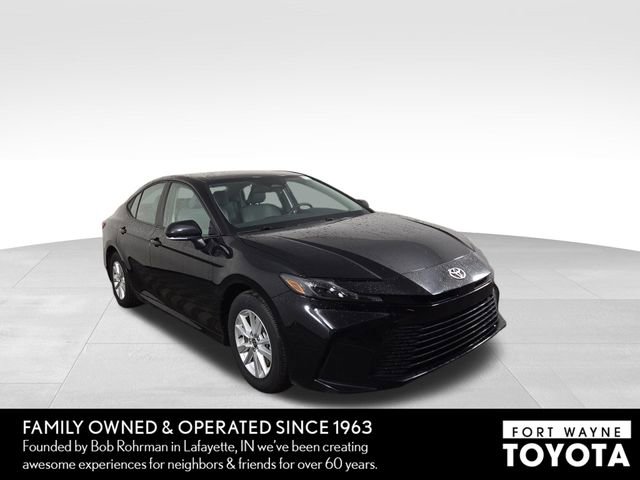 Used 2025 Toyota Camry LE image 4