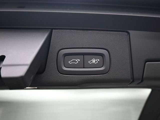 New 2026 Volvo XC60 B5 Plus w/ Protection Package Premier image 32