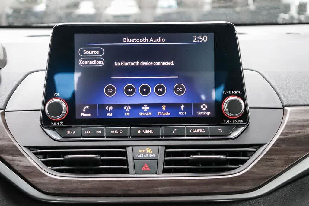 Used 2024 Nissan Altima 2.5 SV FWD image 14