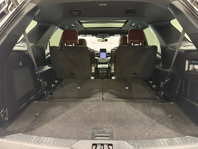 Used 2020 Ford Explorer Platinum w/ Premium Technology Package image 44