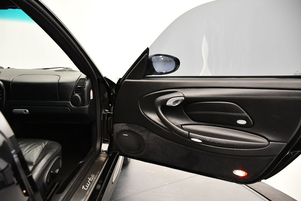 Used 2003 Porsche 911 Turbo image 32