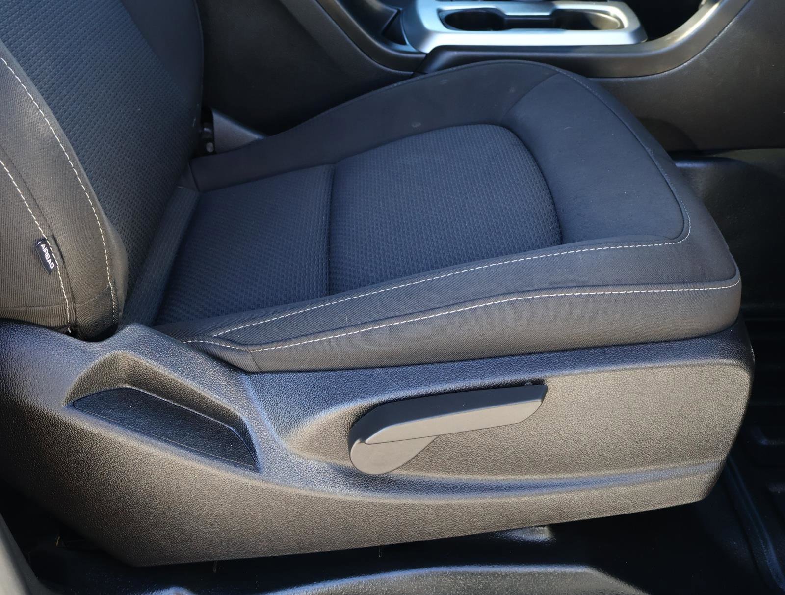 Used 2022 Chevrolet Colorado LT w/ Fleet Safety Package image 15