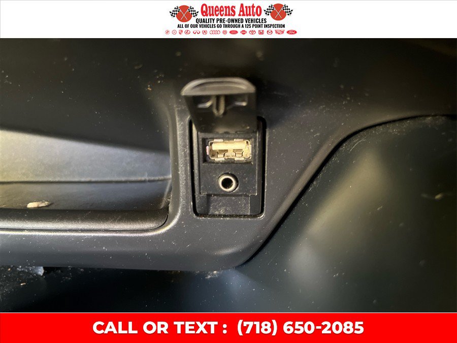 Used 2019 Toyota C-HR LE FWD image 40