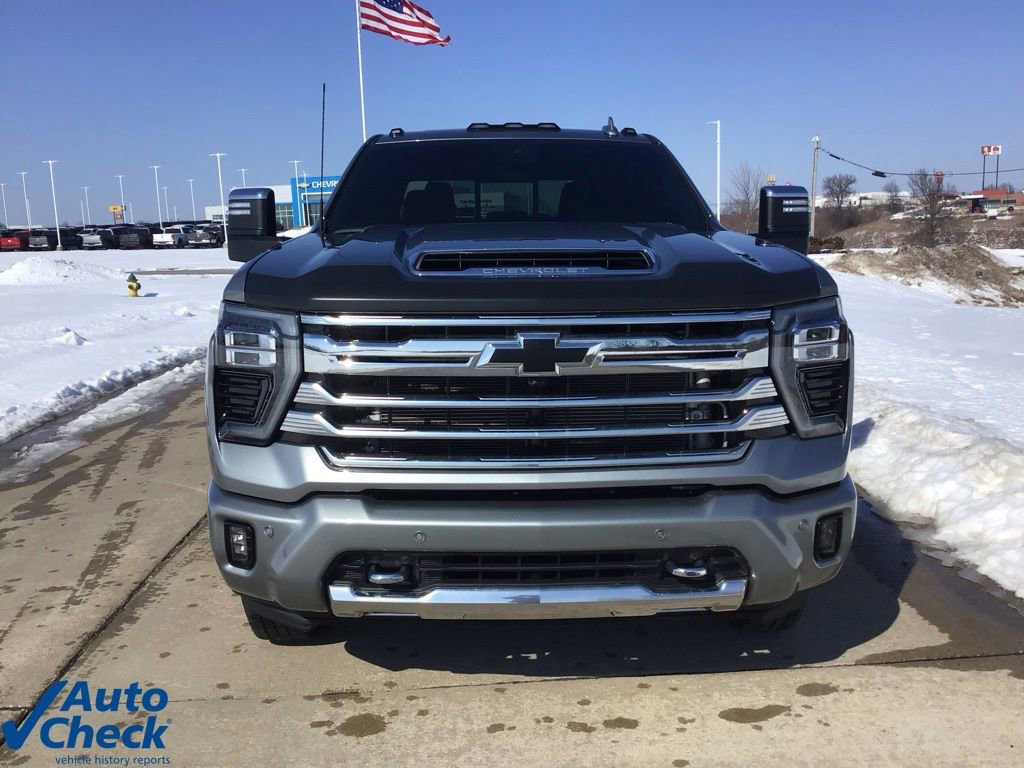 Used 2025 Chevrolet Silverado 3500 High Country w/ High Country Premium Package image 2