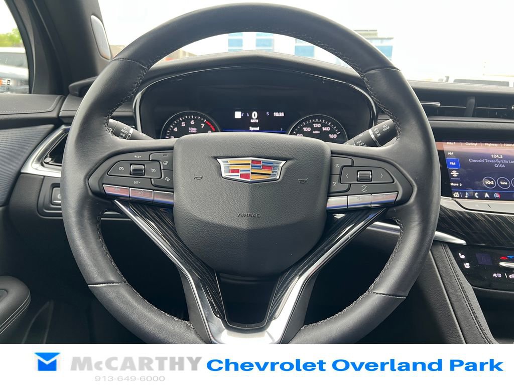 Used 2024 Cadillac XT6 Premium Luxury w/ Technology Package FWD image 11