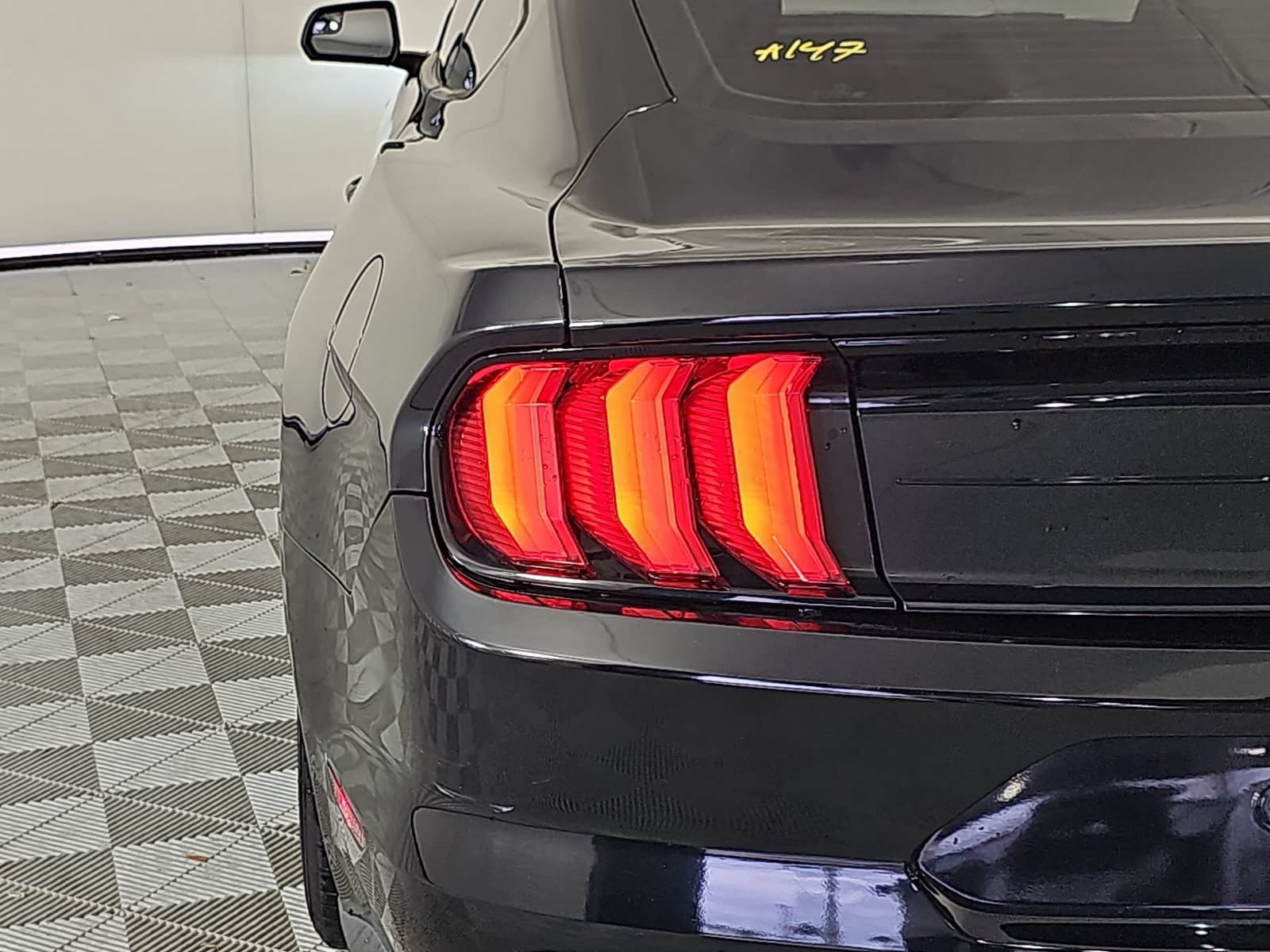 Used 2019 Ford Mustang Coupe RWD image 26