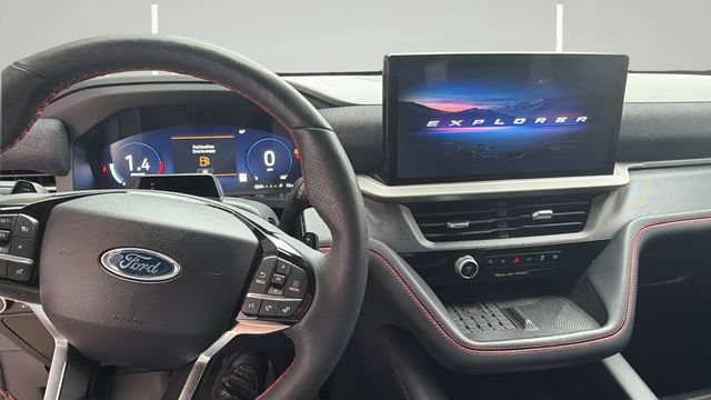 Used 2025 Ford Explorer ST AWD/4WD image 10