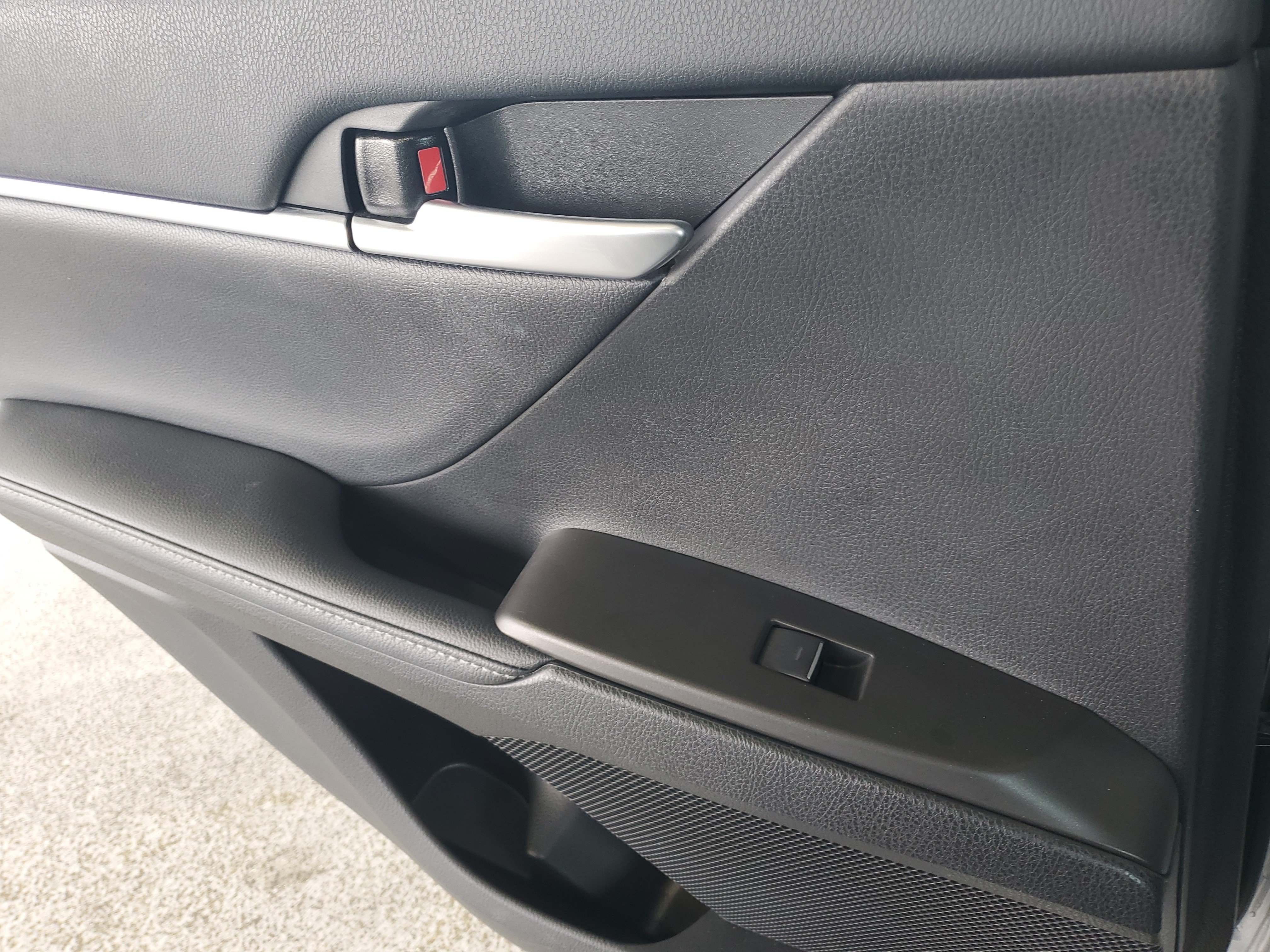 Used 2023 Toyota Camry XSE FWD image 14
