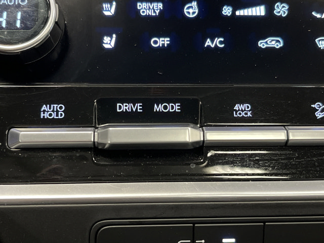 Used 2024 Hyundai Santa Fe Limited AWD/4WD image 25