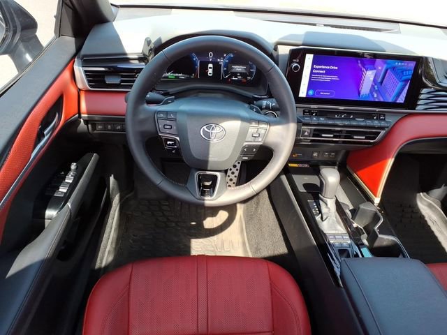 Used 2025 Toyota Camry XSE FWD image 18