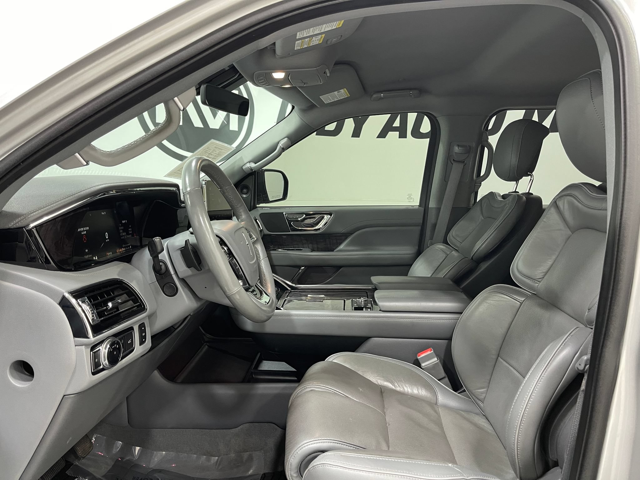 Used 2019 Lincoln Navigator Select AWD/4WD image 12