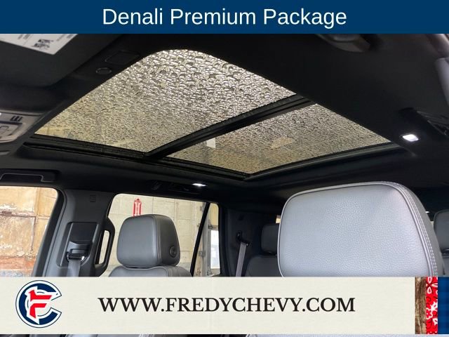 Used 2021 GMC Yukon Denali w/ Denali Premium Package image 21
