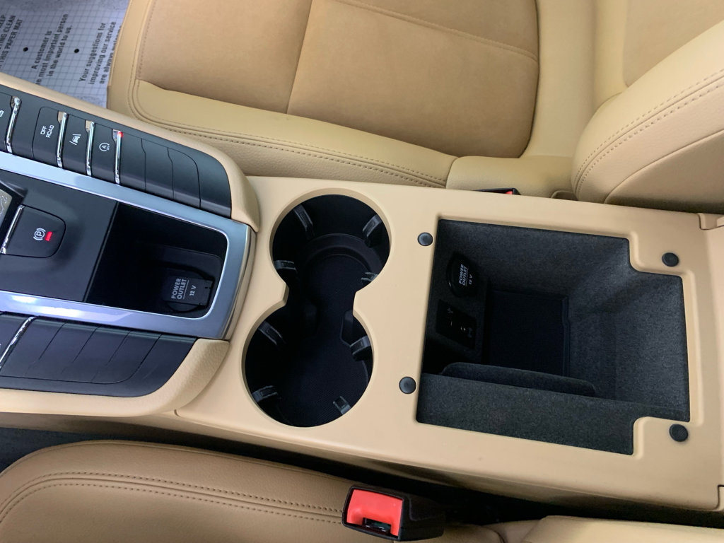 Used 2018 Porsche Macan AWD/4WD image 29