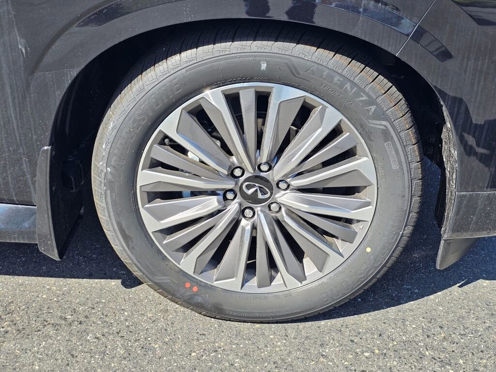 New 2025 INFINITI QX80 Sensory image 9