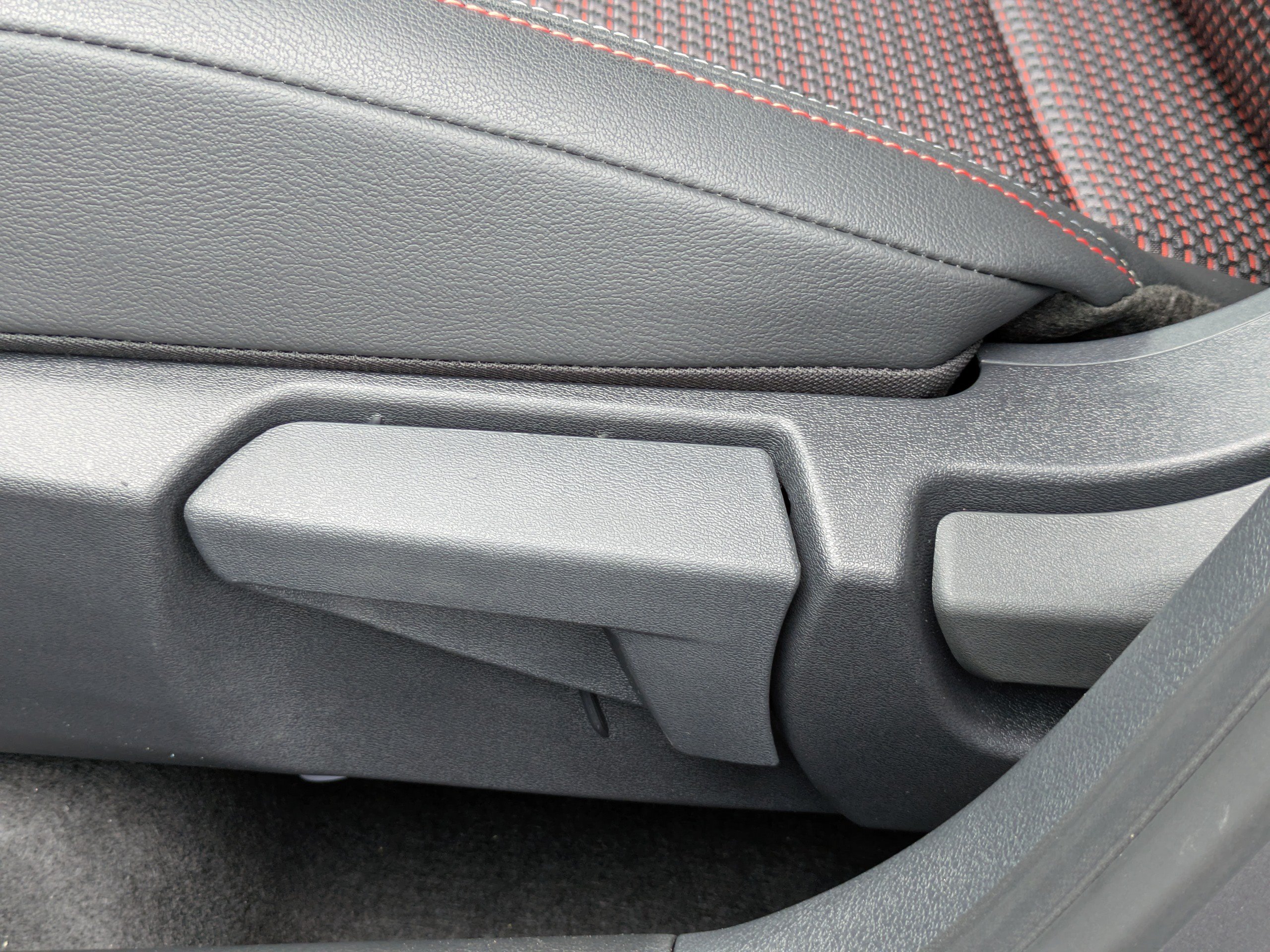 New 2026 Nissan Kicks SR FWD image 21
