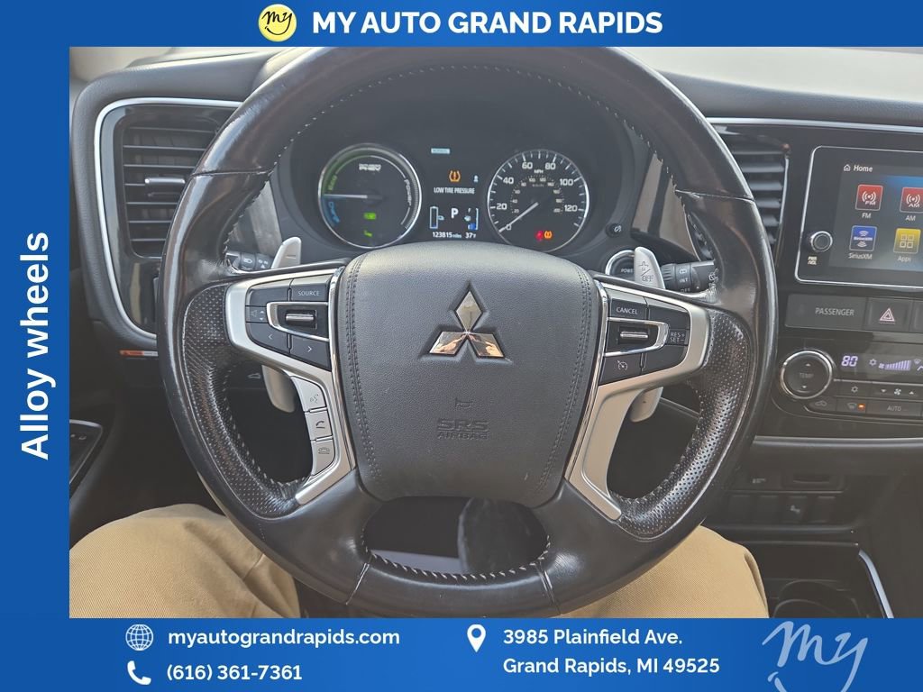 Used 2018 Mitsubishi Outlander SEL image 14